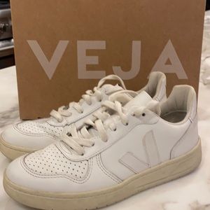 Vera V10 (36EU, 5US)